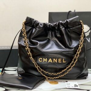 Chanel Black Leather Shoulder Bag with Gold Chain
